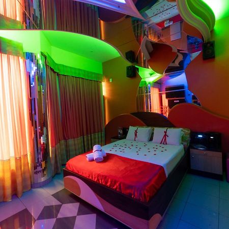 Status Motel - Check In Livre (Adults Only) Serra  Luaran gambar