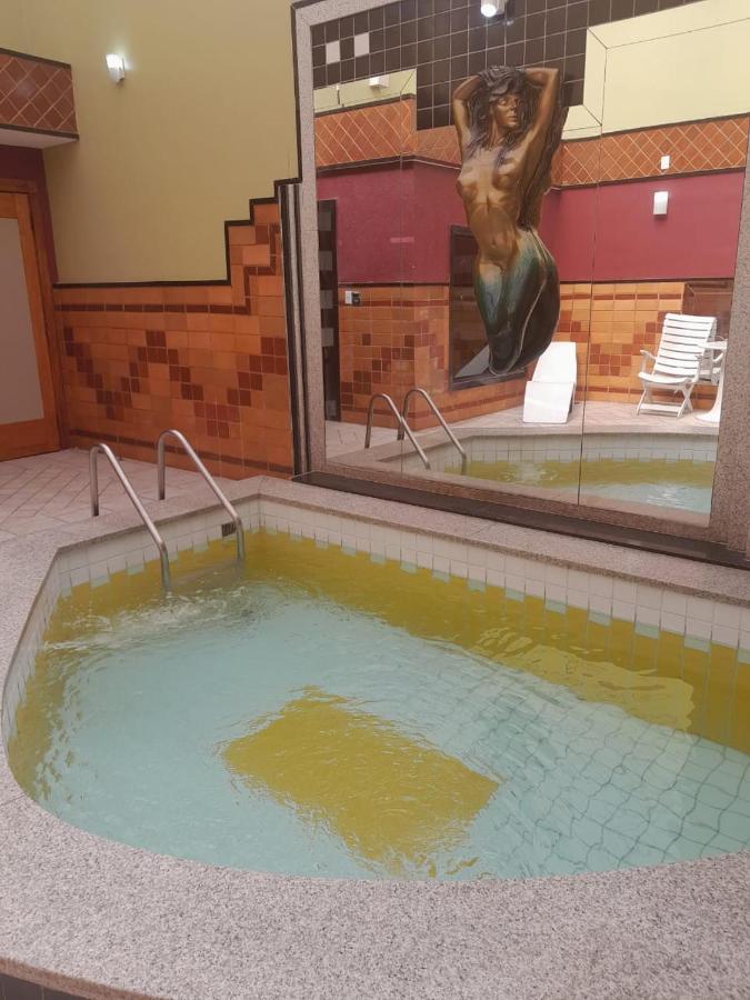 Status Motel - Check In Livre (Adults Only) Serra  Luaran gambar